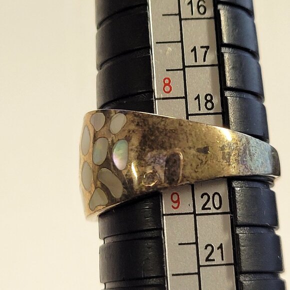Vintage Silver and Mother of Pearl Ring Size 9 - Picture 7 of 15
